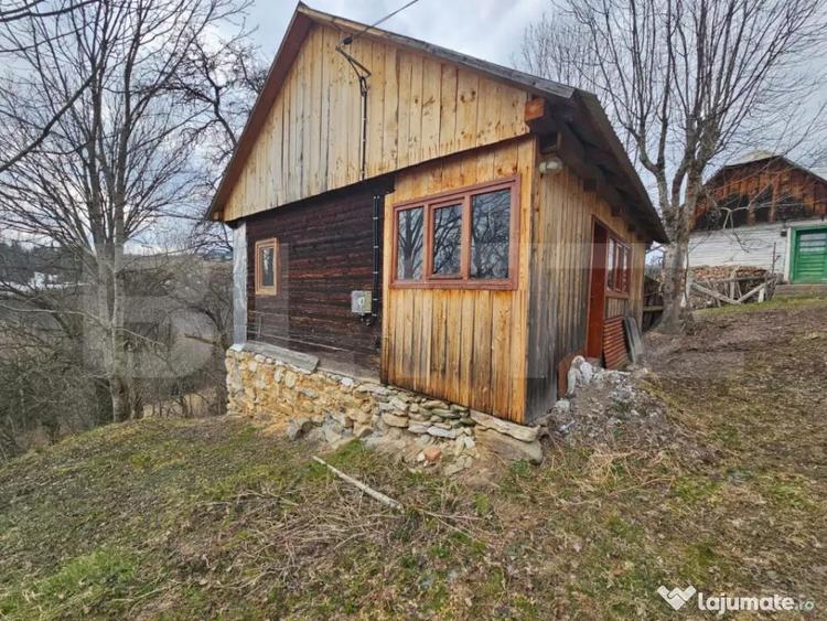 Teren 22.267 mp (intravilan + extravilan) cu construc?ie, T - 8