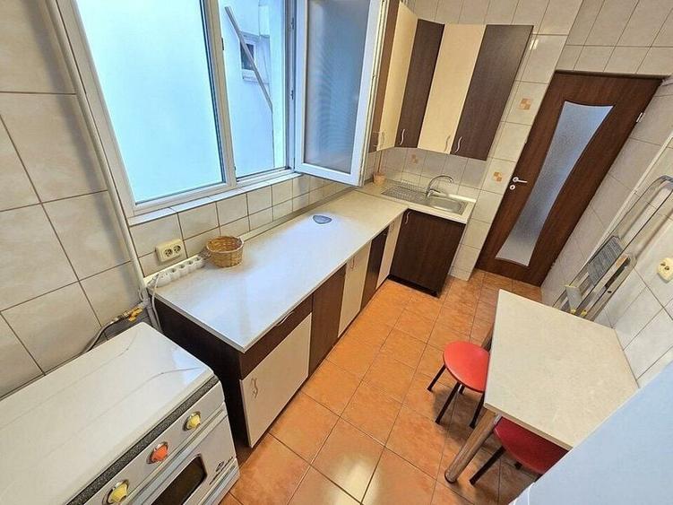 Apartament cu 2 camere decomandat în Cantemir