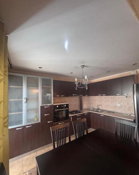 Apartament 3 camere , etj 1 , Radauti - 2