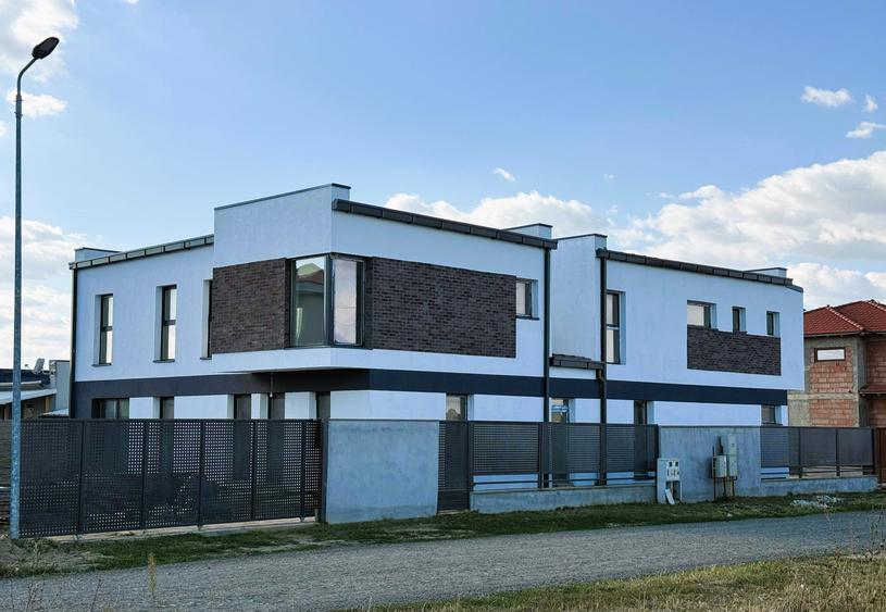 Mosnita Noua - Duplex modern P+E - Su:125mp - St:301mp - Parcare in Curte - 1