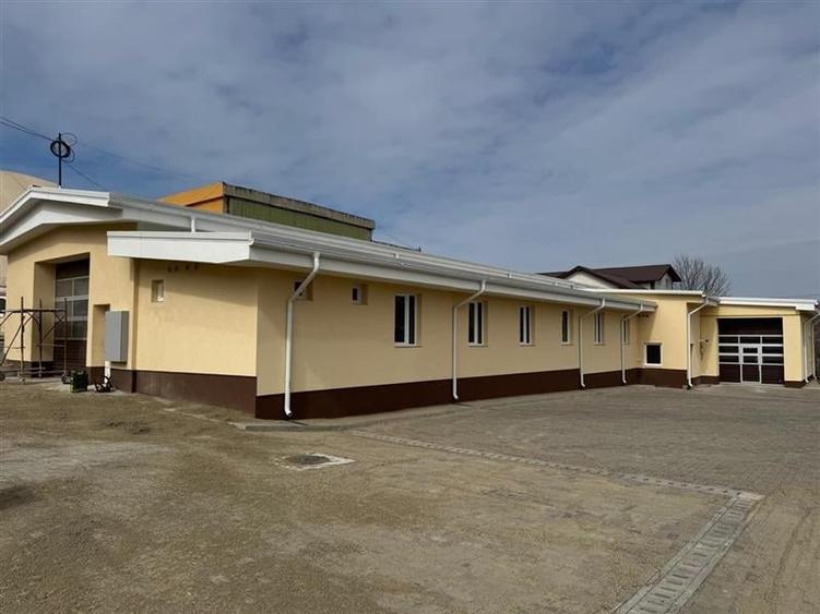 Hală formata din 2 corpuri 440 mp , H - 4 - 6 metri, Valea Lupului - 1