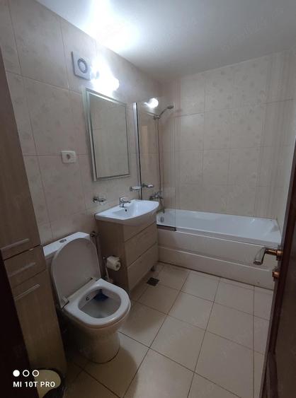 Apartament 3 camere cu loc de parcare - 1