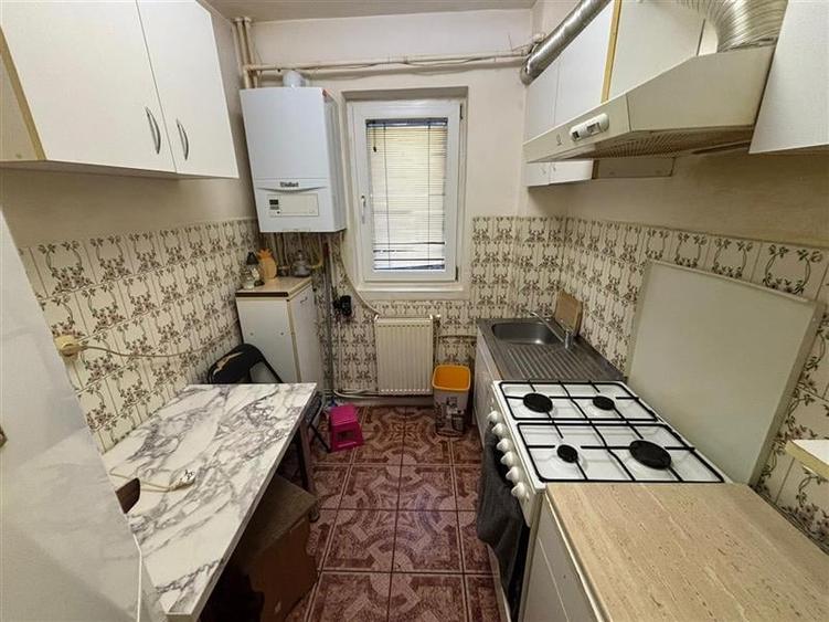 Miron Costin - 2 camere semidecomandat - parter - 5