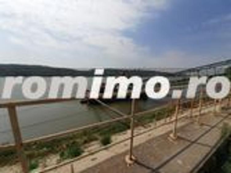 Oltenita - teren pe malul Dunarii cu chei betonat si ponton pt barje - 3