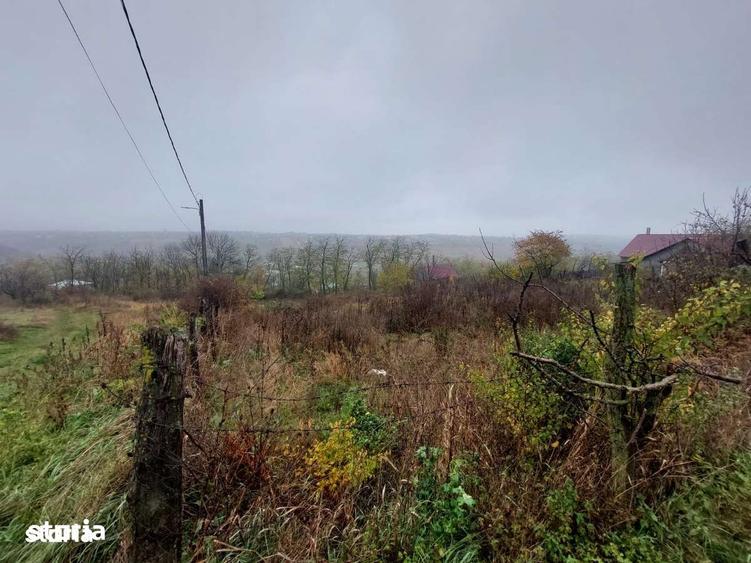 Teren de 1326 mp, în Popricani