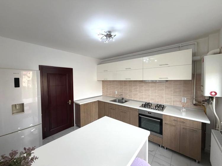 Apartament cu 2 camere decomandat, mobilat în Cetate