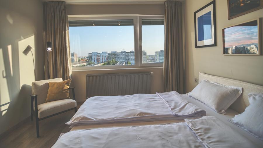 Comision 0 - zona Dacia, str.Labrint - Apt. 2 camere - renovat - 20