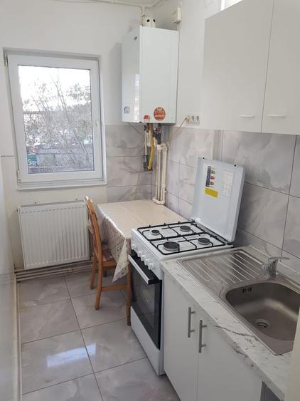 Inchiriez garsoniera - 2