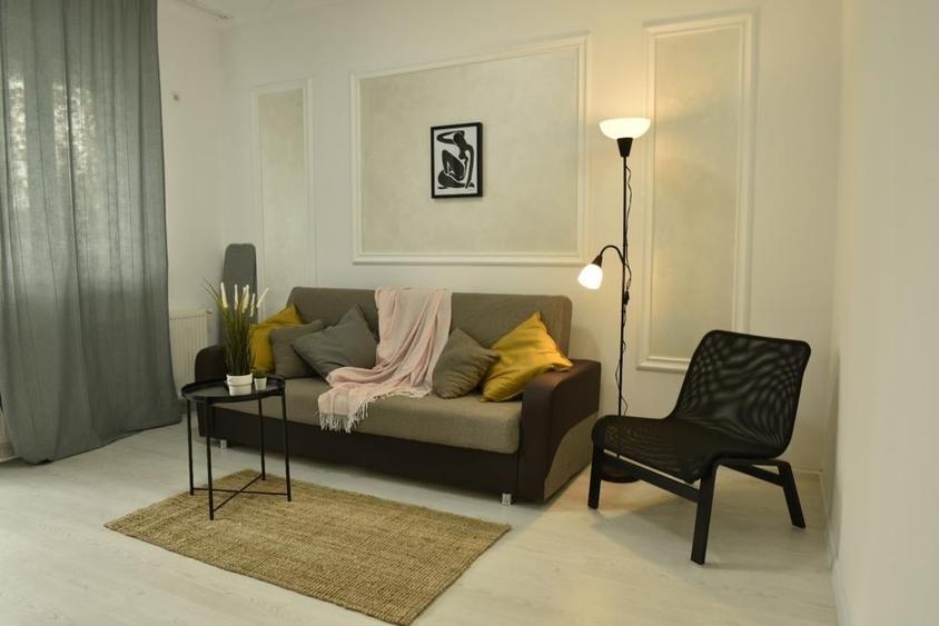 Apartament cu 3 Camere de Inchiriat - 1