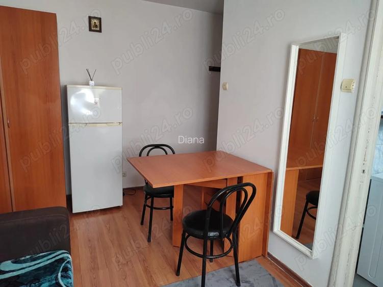 Garsoniera in apropriere de Bulevardul Unirii (zona Pia?a Alba Iulia - Pia?a Traian)