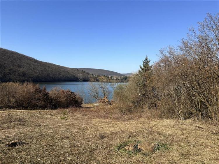 Teren cu panorama lac Gilau - 2