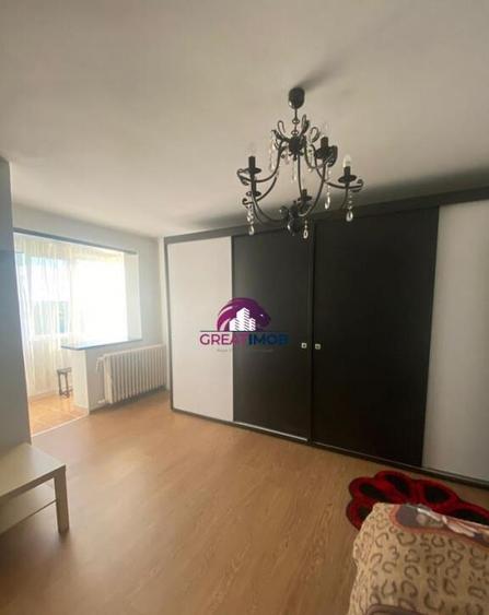 Inchiriez garsoniera in Piata muncii ( 8) Dana - 6