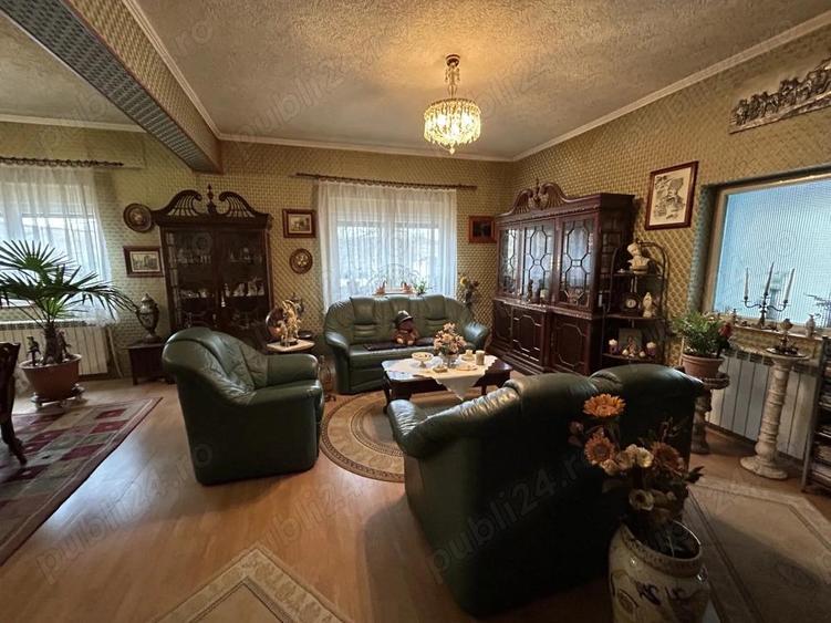 Vand casa mare, din caramida,situata in Parneava, st.972 mp, sc.230 mp - 3