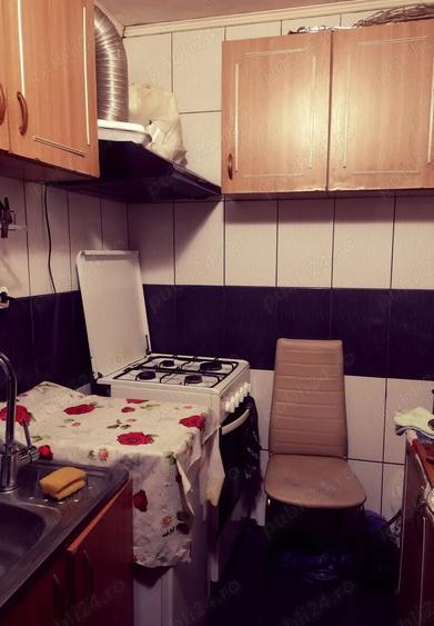 Garsoniera la 10 minute de metroul Dimitrie Leonida mobilata - 2