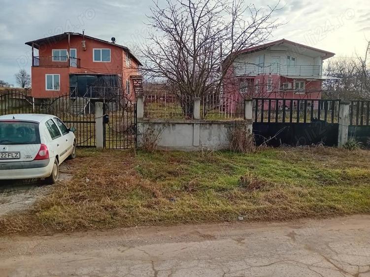 Vand casa +Mansarda - 2