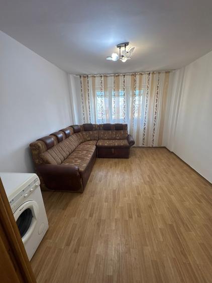 Garsoniera zona industriala etaj 2 - 2