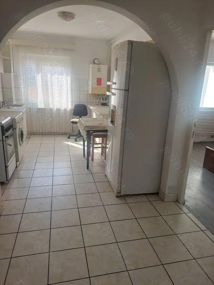 Apartament et.1 decom.com.1.sup.tot 53 mp hol si bucatarie mare open space M.5 - 2