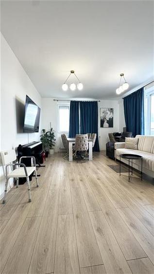 Apartament cu 2 camere decomandat, mobilat în