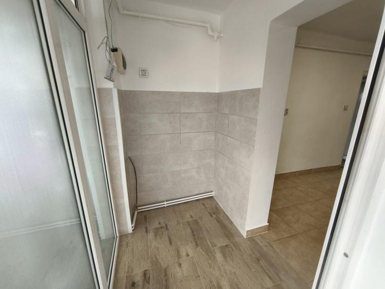 Spațiu comercial de vânzare – Petru Rareș, lângă Școala Nr. 3 - 7