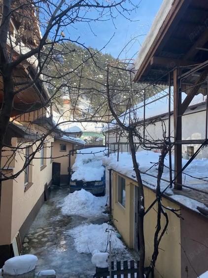 Proprietar, singur in curte, vand casa in Ra?nov! - 6