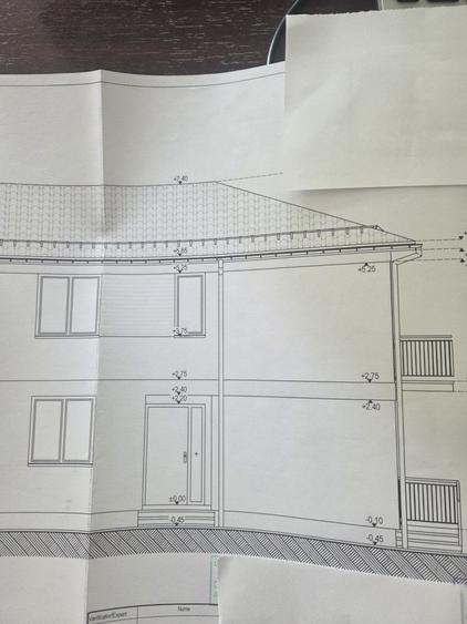 Casă cu 4 camere cu Teren 100 Mp în Central