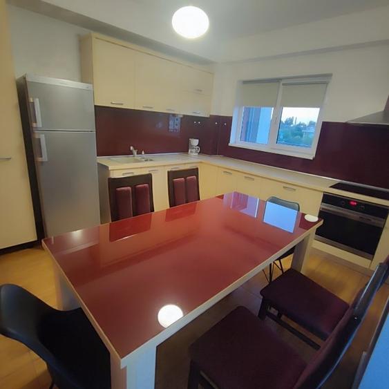 Inchiriere Apartament 2 camere spatios pe malul marii - 12