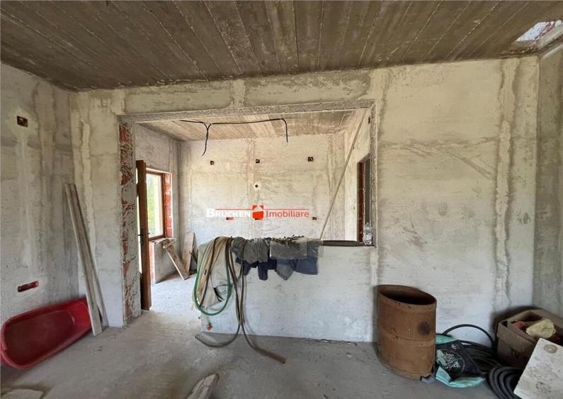 Casa de in zona centrala din Petreu - 12