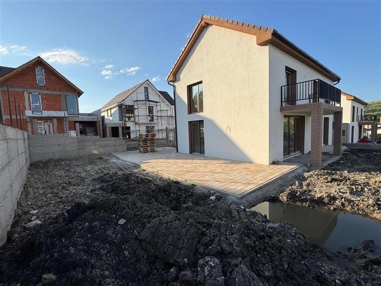 Casa Individuala + Garaj situata in Chinteni - 8