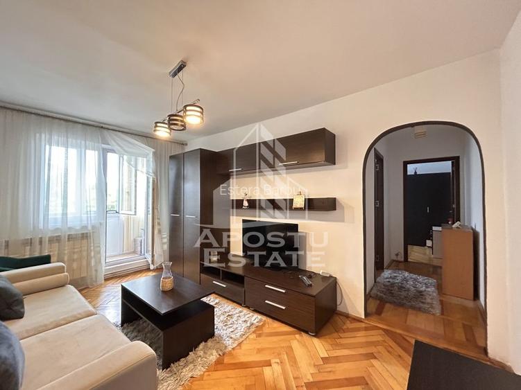 Apartament 3 camere, lângă Spitalul Județean, etaj 2, bloc anvelopat