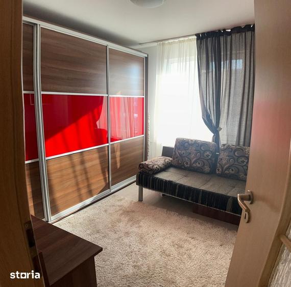 Apartament cu 4 camere în Apărătorii Patriei