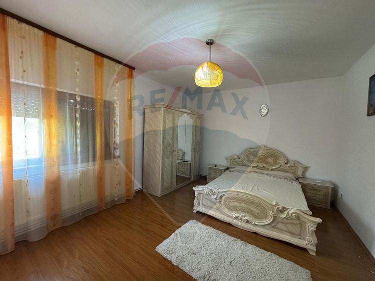 Casa / Vila cu 6 camere de vanzare - 13