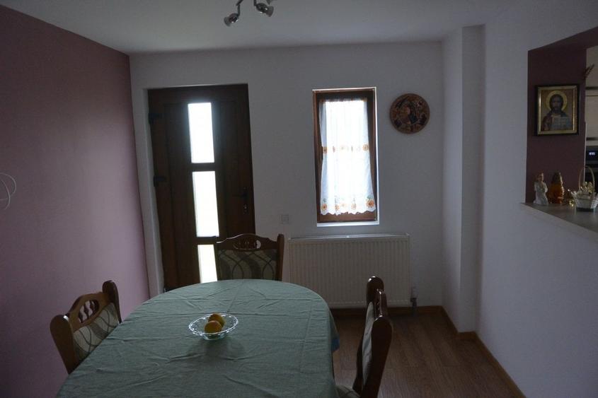 Casa P+E, la 15 km de Poiana Lacului, finisata, mobilata,  teren 7500mp, - 15