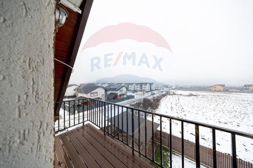 Casa cu 9 camere, teren 501 mp,  Harman! - 33