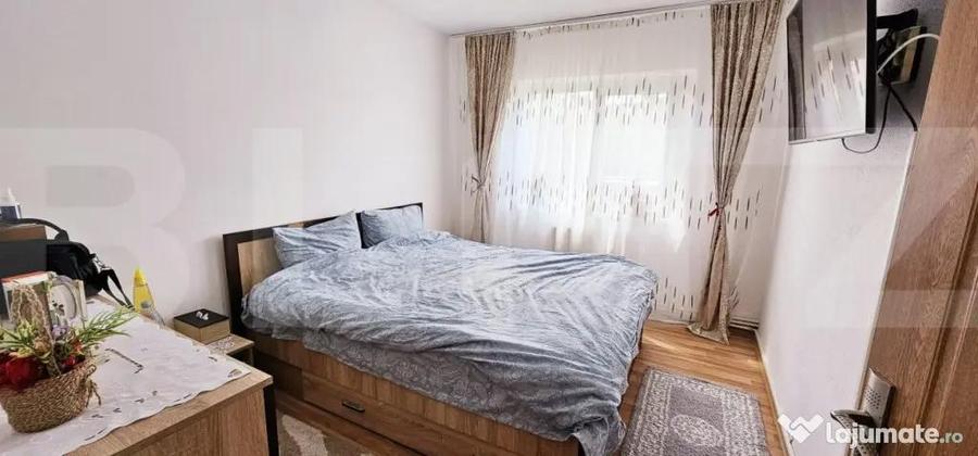 Apartament de vanzare, cu 3 camere, decomandat, 68mp, parter - 3