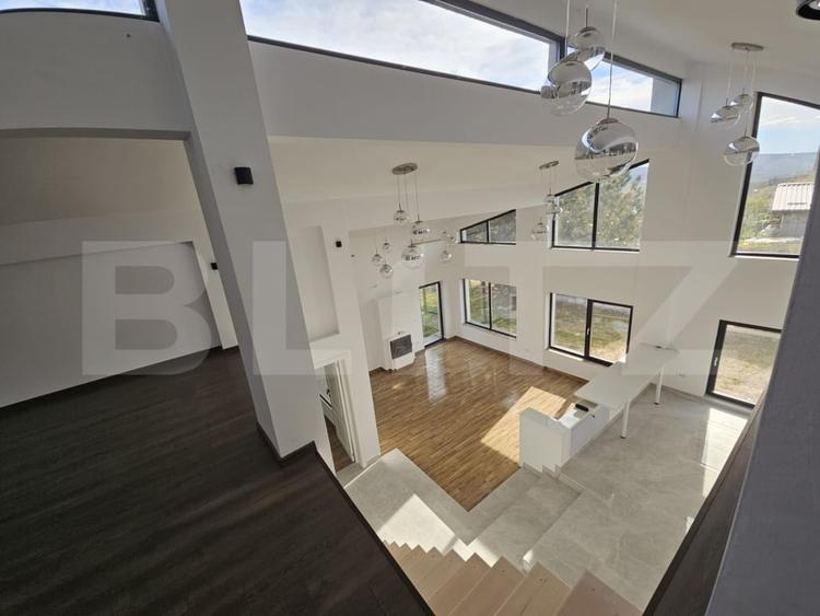 Vila superba, 4 camere, in zona Hlincea - 16