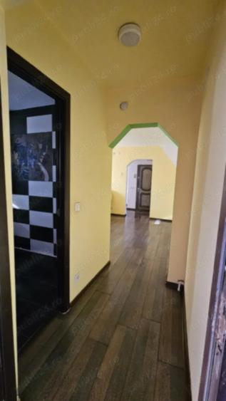 Apartament de vanzare - 3 camere - 1