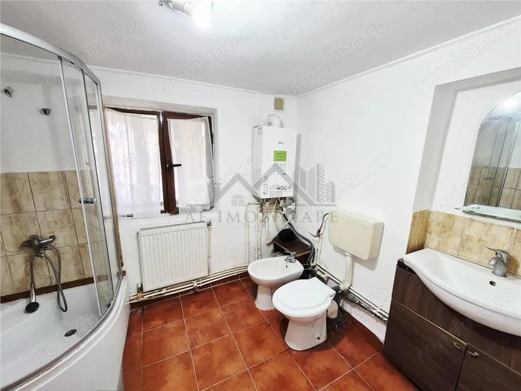 Casă cu Teren 300 Mp în Filiași