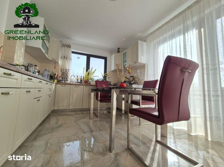 Casă cu 6 camere cu Teren 730 Mp în Bucium