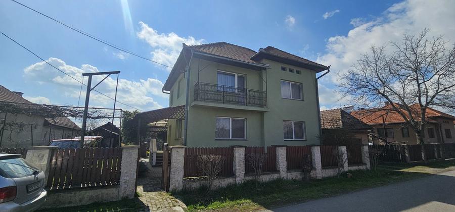 Casa si teren de vanzare - 2