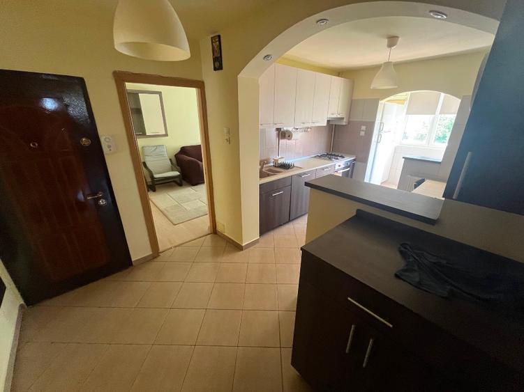 Inchiriez apartament 3 camere zona Titan Auchan - 2