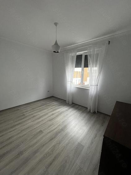 Proprietar, inchiriez apartament 3 camere - 4