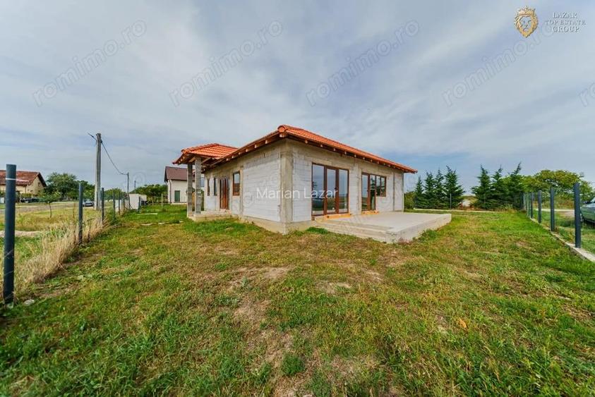 Casa de vanzare cu 3 camere in Mandruloc