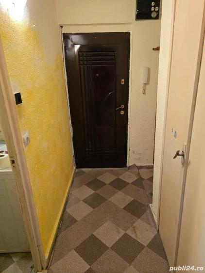 Ofer la chirie ap 1 camera 30 mp cu bucatarie mare cu geam zona Kaufland - Badea Cartan ... 170 euro - 2