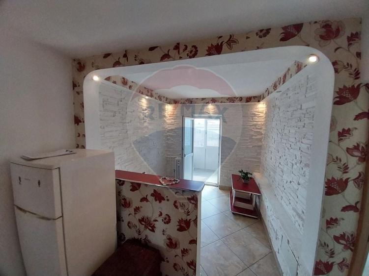 Apartament 2 camere decomandat in Rovine - Penny - 3