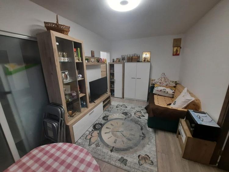 Apartament cu 2 camere, zona Tatarasi - 1