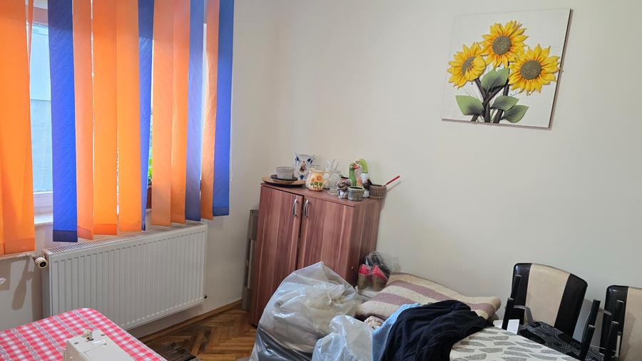 Vand apartament 3 camere in Deva, zona Minerului, etaj 3, bloc de 4 etaje - 6