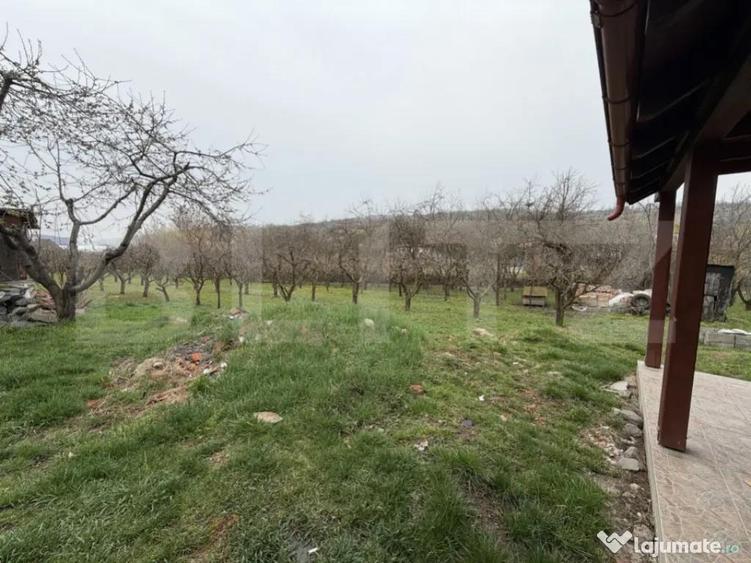 Casa cu 2 camere ?i un teren de 1000 mp - 4