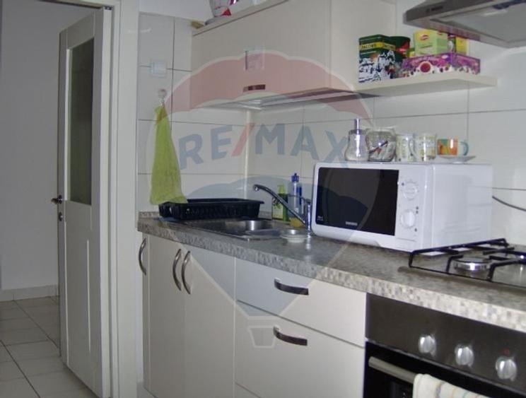 Apartament 6 camere decomandat - 13