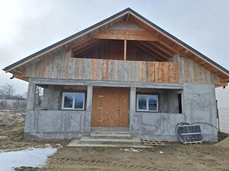 Vand casa la ro?u Campineanca in spatele garii din Foc?ani - 1