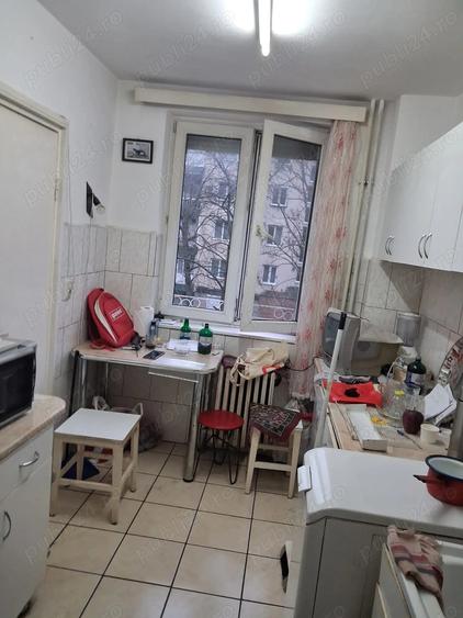 Vind sau schimb apartament cu 3 camere in cartierul Rogerius, Oradea - 2